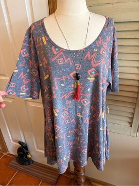 LuLaRoe Gray Tunic with Coral and Yellow Geo Print SUPER SOFT 💜
